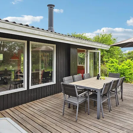 2 Bedroom Gorgeous In *